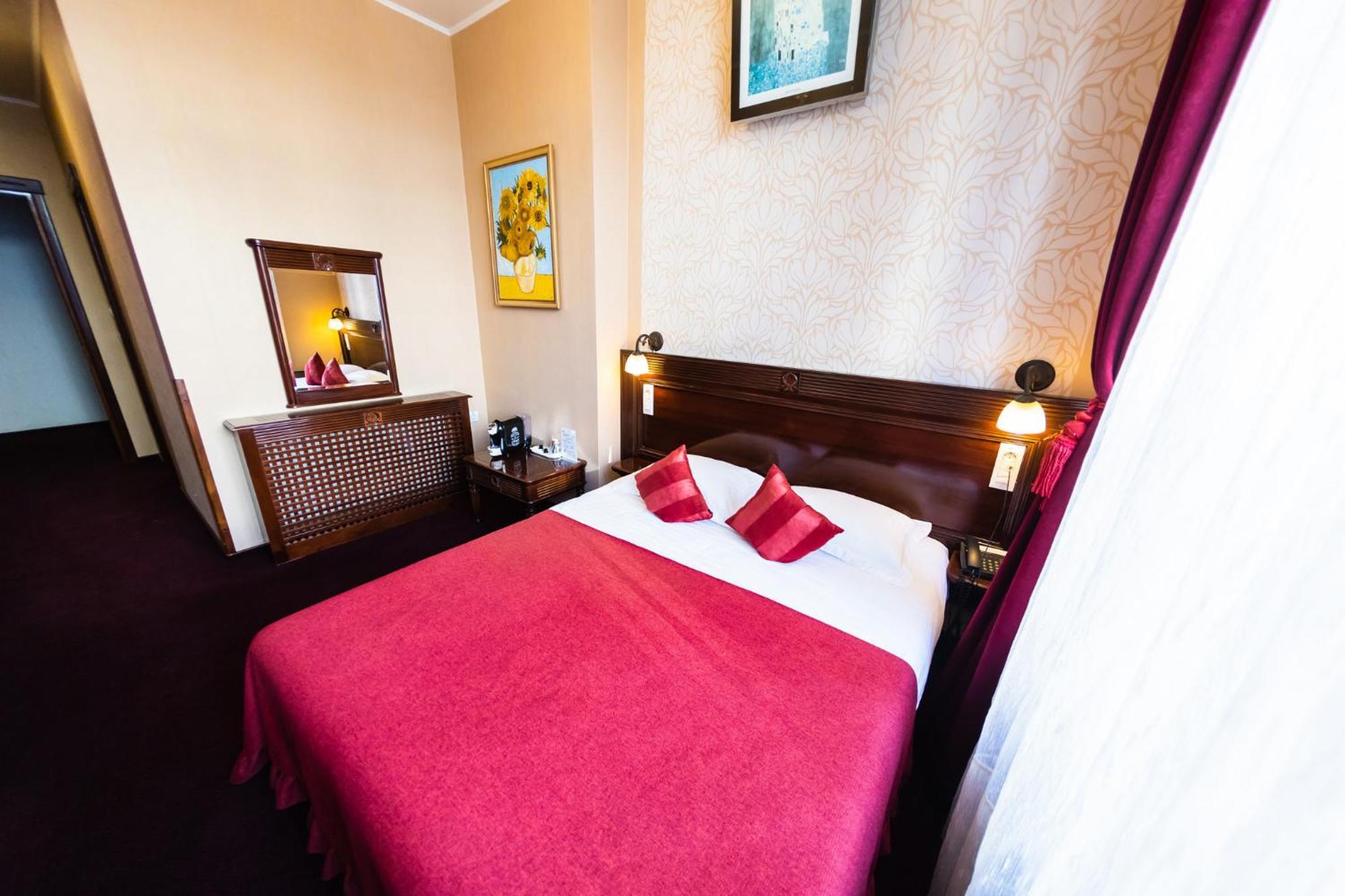 Daily Plaza Hotel Suceava Exterior foto